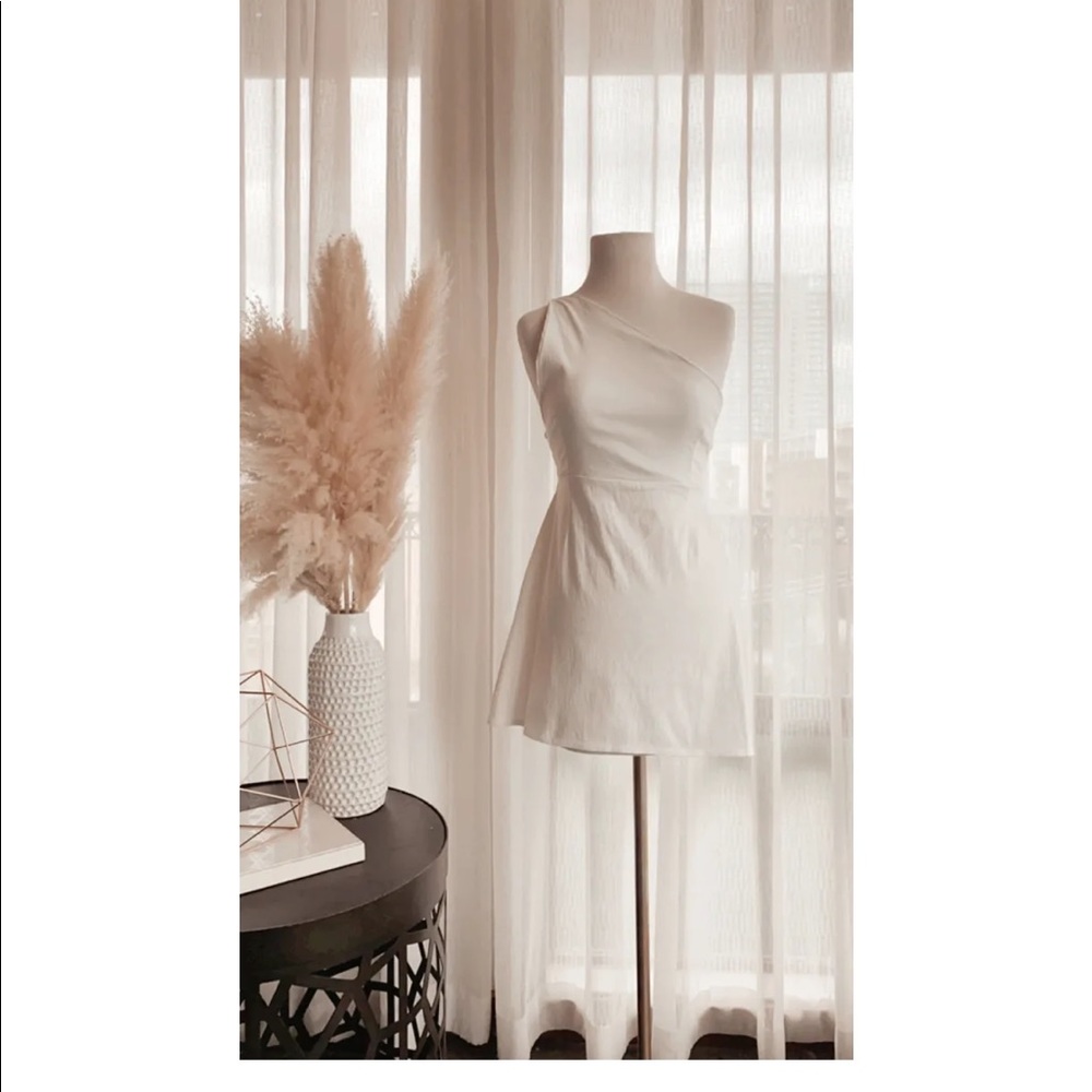 One Shoulder Backless Dress - Picture 3 of 8